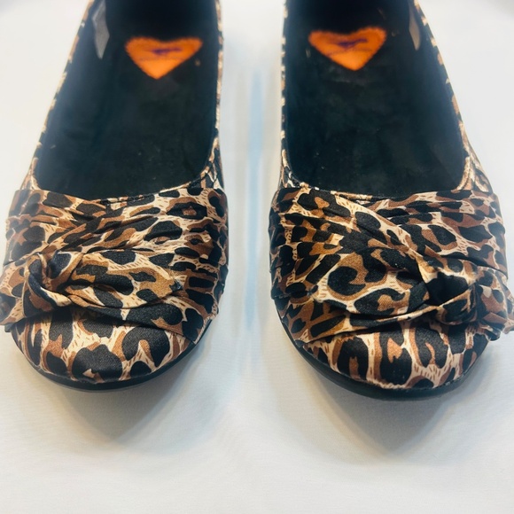 Rocket Dog Leopard Print Satin Slip On Flats. Like New Condition - Picture 3 of 8